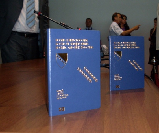 Predstavljeni novi biometrijski pasoši