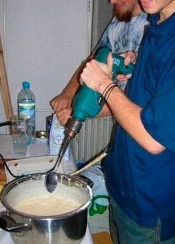 Plastične flaše kao obuća, bušilica kao mikser...