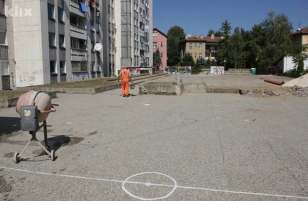 blusrcu.ba- Nakon pobjede mališana Počela izgradnja igrališta na "Građi" u centru Banje Luke