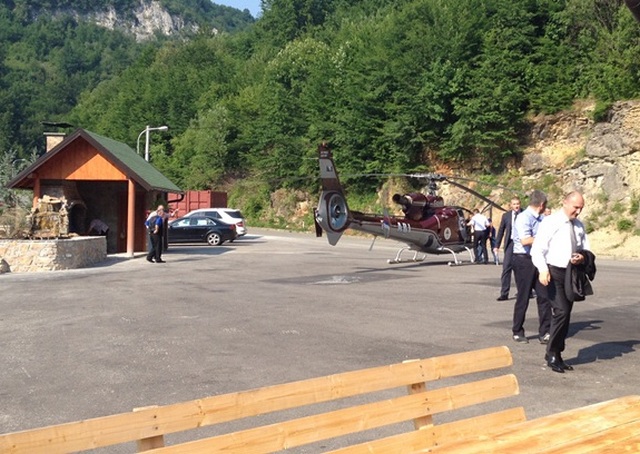Aleksandar Džombić na kafu ide u helikopteru Vlade RS (Foto: Muški portal)