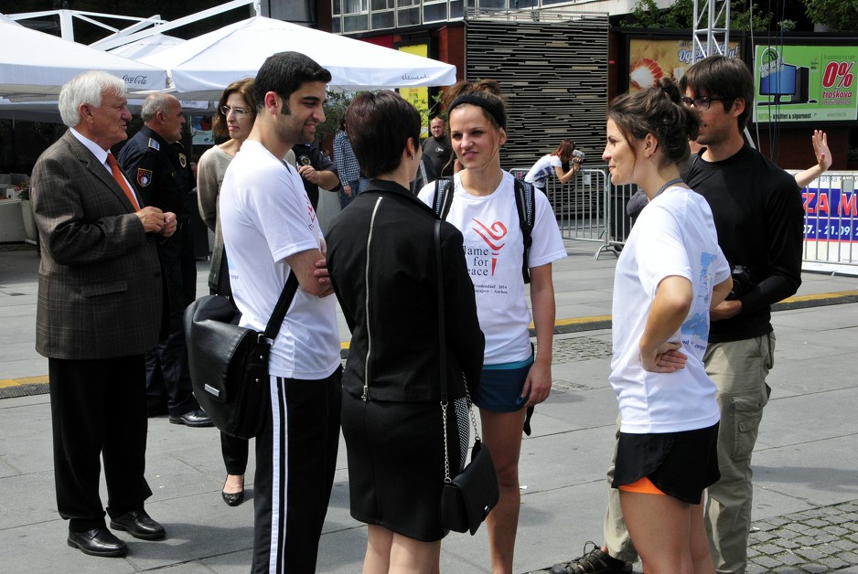 Iz Sarajeva krenuo maraton "Plamen mira" 140728043.1_xl