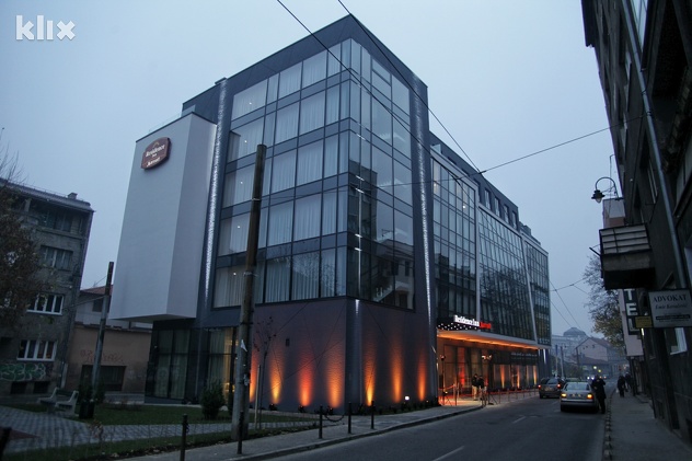 141125084.1_mn.jpg