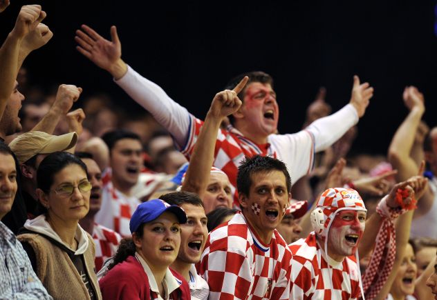 Navijači Hrvatske u Novom Sadu (Foto: AFP)