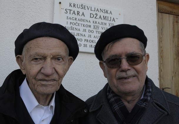 Rođaci se susreli nakon stotinu godina
