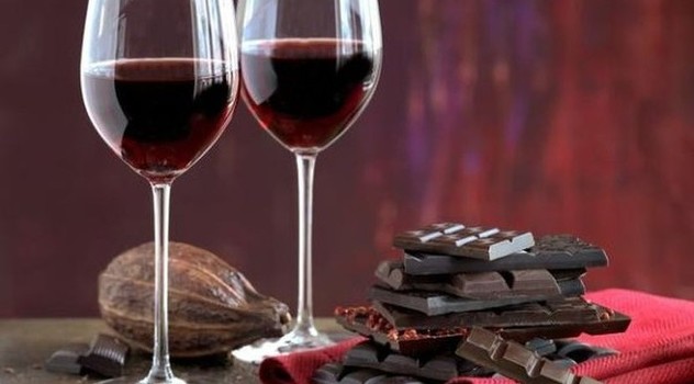 Vino, čokolada i kikiriki pomažu krhkim kostima