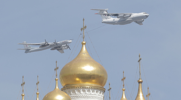 Moskva: Ruski bombarder Tu-95 promašio pistu, zapalio se motor