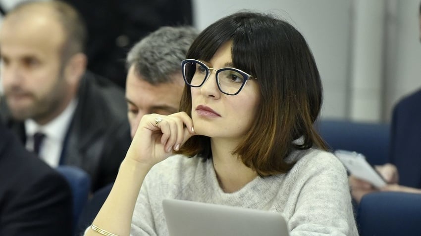 Sabina Ćudić: Vlada KS se mora prestati igrati sa zdravljem djece i obustaviti nastavu