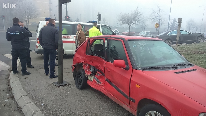 Sarajevo: Tri osobe povrijeđene u udesu na Vojničkom Polju