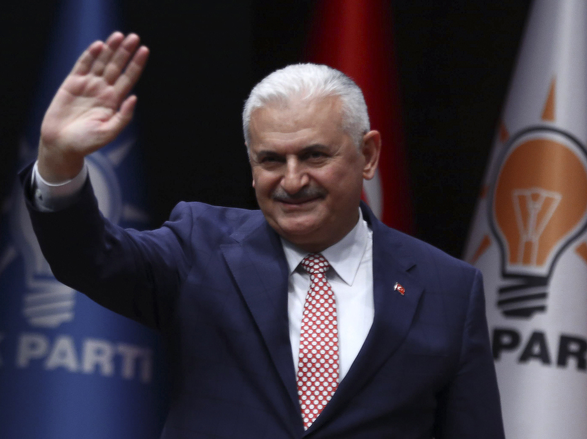 Davutoglu podnio ostavku na premijersku funkciju, Binali Yildirim mandatar