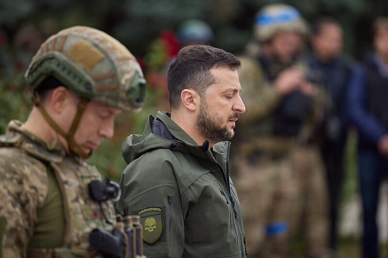 Volodimir Zelenski je oduševio sve posjetom Izjumu, ali pažnju je najviše privukao detalj na jakni