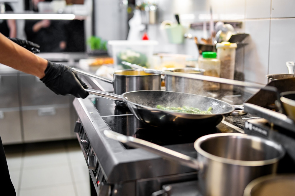 Kuhar - Pomoćni radnik u kuhinji (m/ž)