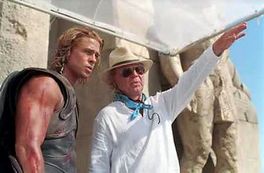Brad Pitt i Wolfgang Petersen na snimanju filma "Troja"