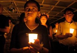 U Indoneziji Nova godina je dočekana uz svijeće i molitvu