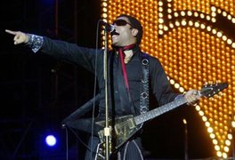 Lenny Kravitz donirao gitaru za kampanju protiv gladi u Brazilu