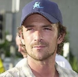 Luke Perry glumi milionera