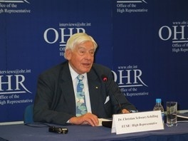 OHR: Visoki predstavnik ukinuo zabranu vršenja javne funkcije za sedam osoba