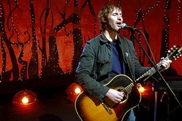Pjevač James Blunt na Kosovu