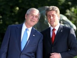 Bush i bugarski predsjednik Georgi Parvanov; Foto: AP