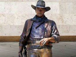 John Wayne dobio statuu za 100. rođendan