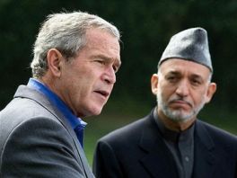 George Bush i Hamid Karzai