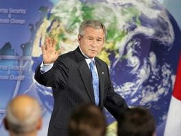 Bush: Borba protiv globalnog zatopljenja ne smije ometati gospodarski rast