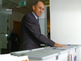 Janša već glasao na predsjedničkim izborima: Peterle s više zasluga od Tuerka