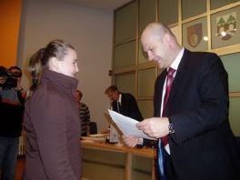 Potpisan ugovor za dodjelu stipendija učenicima i studentima
