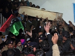 Posmrtni ostaci Benazir Bhutto stigli na jug Pakistana