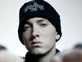 Eminem se oporavlja od upale pluća