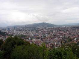 Sarajevo: Položeno cvijeće u spomen djeci ubijenoj na sankanju