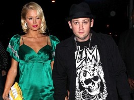 Paris Hilton trudna?