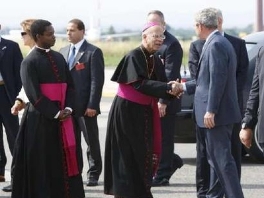 Bush stigao u Rim radi razgovora s Berlusconijem i papom