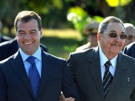 Medvedev i Raul Castro