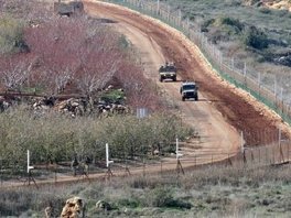Izraelska vojska patrolira uz libansku granicu