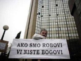 Štrajkači postavili šatore ispred sjedišta ZDK-a
