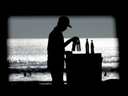 Vino usmrtilo 25 ljudi
