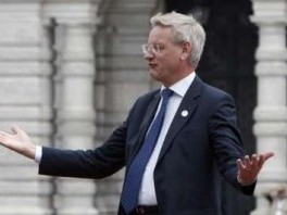 Bildt poziva Hrvatsku i Sloveniju da "smire retoriku"