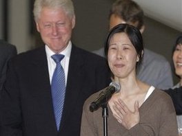 Bill Clinton i Laura Ling, Foto: AP