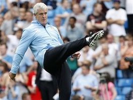 Hughes frustriran jer ostaje bez pola momčadi