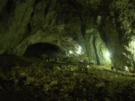 Djevojačka pećina kod Kladnja