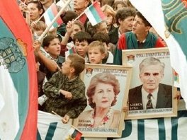 Plavšićevu obradovala posjeta Dodika i vladike Vasilija