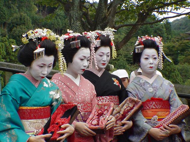 Svega 2.000 gejši je ostalo u Japanu