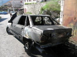 Zapaljeni automobil (Foto: SRNA)