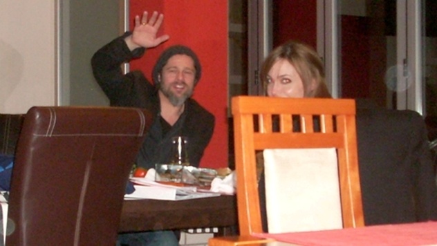 Angelina i Brad u restoranu u Goraždu