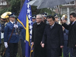 Ivo Josipović u pratnji Harisa Silajdžića (Foto: Fotoservis)