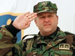 General Rasim Delić u vojnoj odori