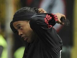 Ronaldinho razmišlja o prelasku u Manchester City