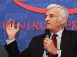 "Evropo, gotovo je sa životom na kreditnu karticu!"