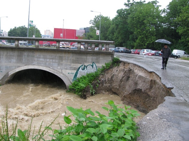 Banja Luka - odron na putu kod tvrđave Kastel (Foto: SRNA)