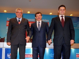 Sven Alkalaj, Ahmet Davutoglu i Vuk Jeremić